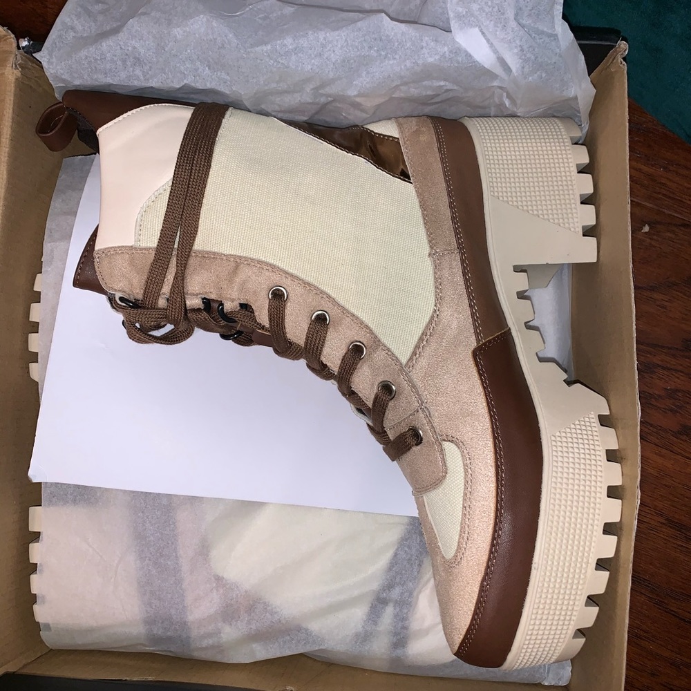 Tan combat boots‼️SOLD‼️